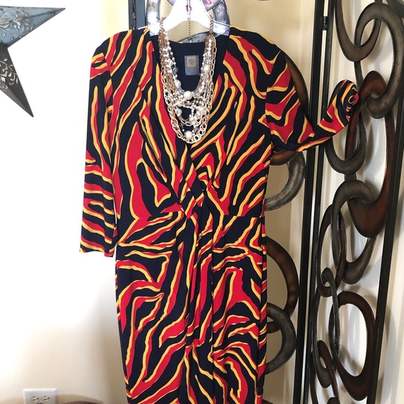 Dress - Picture 4 of 5